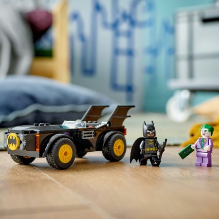 76264 LEGO® Super Heroes DC Batmobiili tagaajamine: Batman vs. Jokker 76264